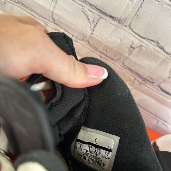 👟 Air Jordan 6 “Gatorade” Retro Sneakers - Size 9 With a Box👟 - Picture 6 of 7